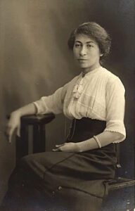 Ștefania Mărăcineanu: Pioneering Researcher in the Field of Radioactivity and Artificial Rain