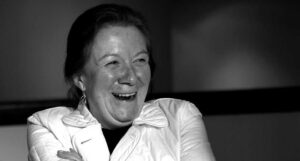 Ana Mercedes Hoyos: Celebrating Colombian Heritage through Sculpture