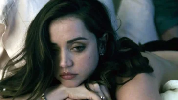 deep water ana de armas naked
