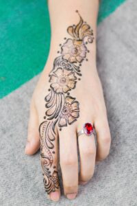 Simple Mehndi Design: Embracing Tradition and Artistry