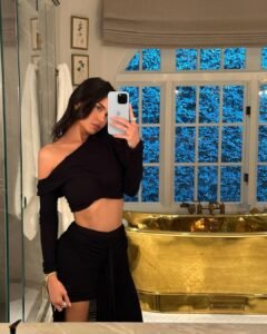 Kylie Jenner’s Business Strategy: Decoding the Success Behind Her Brands