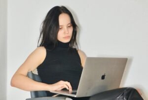 Is Influencer Fame the Path to Permanent Paychecks? Unveiling the Full-Time Reality of Influencer Life