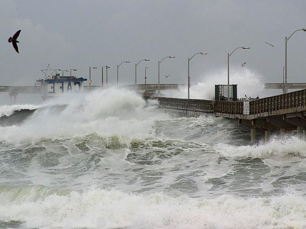 px El nino waves