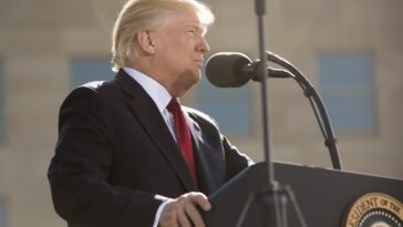 px Trump, Pentagon leaders honor victims ()