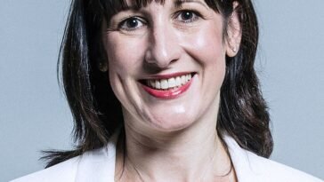 Official portrait of Rachel Reeves MP