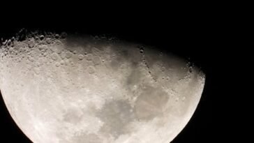 drinkable water on moon