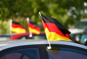 German Car Industry Asks EU to Cancel Tariffs on Chinese Electric Cars