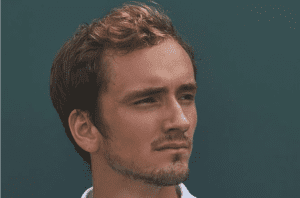 Medvedev Overcomes Sinner in a Thrilling Five-Set Wimbledon Quarterfinal