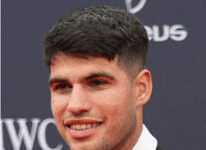 Carlos Alcaraz Dominates Djokovic to Win Wimbledon Again