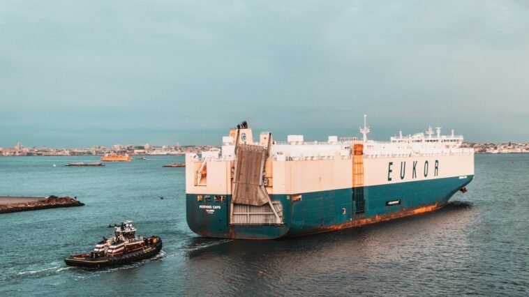Titanic shipbuilder Harland & Wolff suspends trading