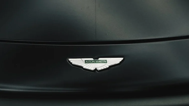 Aston martin valor