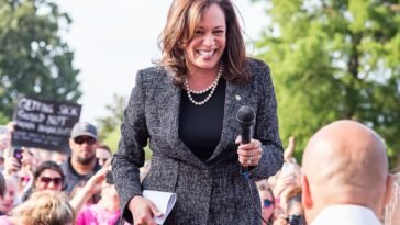 px Harris to Booker Save Our Care Rally U S Capitol (cropped) ()