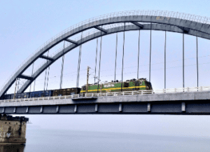 Massive Rail Bridge Over M62: Get Ready for September Disruptions!