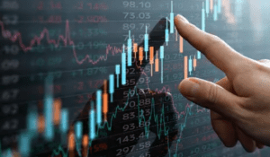 FTSE 100: Mixed Markets, Slow Wages, and a Battle for the White House!