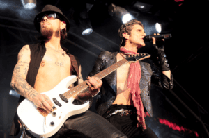 Jane’s Addiction Issues Statement After Onstage Altercation Between Perry Farrell, Dave Navarro