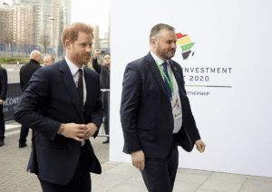 Prince Harry Attends Kevin Costner’s Charity Event Alone, as Meghan Markle Doesn’t Attend Due to Ill Health 