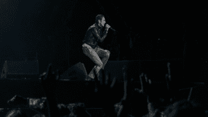 Ex-Bandmate Calls Perry Farrell the “Worst Frontman” He’s Ever Worked With