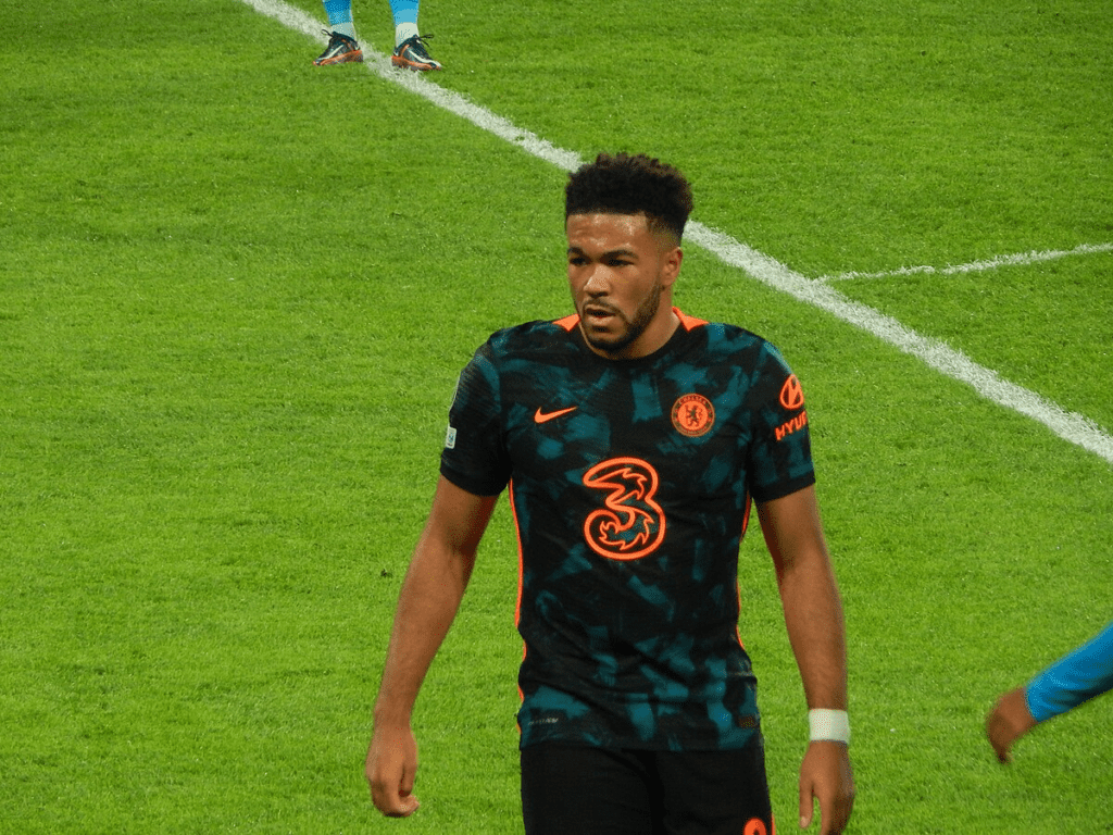 Enzo Maresca at Chelsea Laments Reece James Failure to Lead From the Fringes 1 image