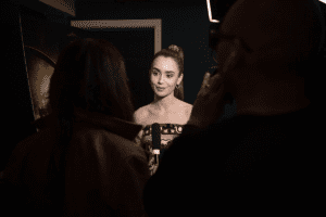 Barcelona Review – A Night of Flirtation, Friction, and Unresolved Tensions with Lily Collins and Álvaro Morte