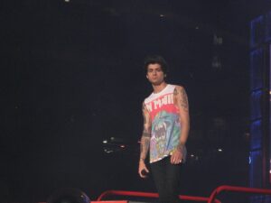 Zayn Malik salutes Liam Payne and fans in triumphant return to London