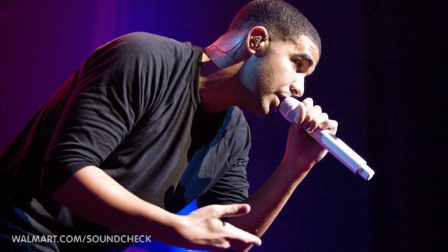 Drake Live at Walmart Soundcheck ()