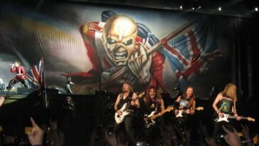 px Iron Maiden in the Palais Omnisports of Paris Bercy (France)