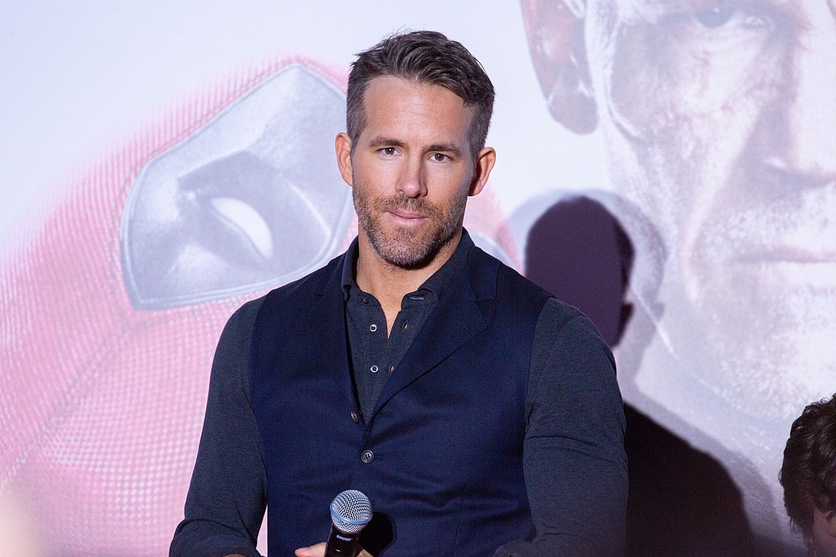 px Deadpool Japan Premiere Red Carpet Ryan Reynolds ()