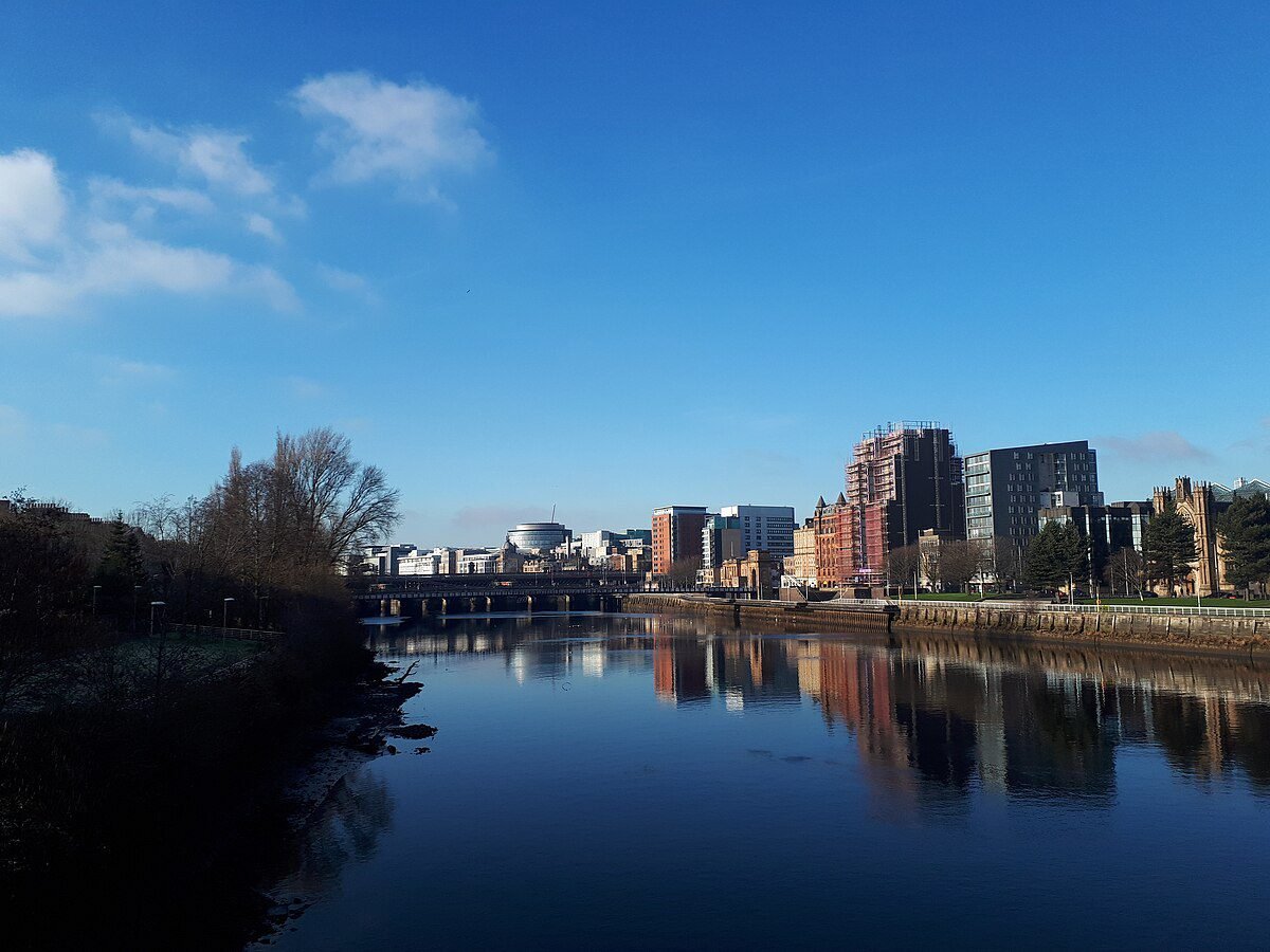 A cold day in Glasgow ()