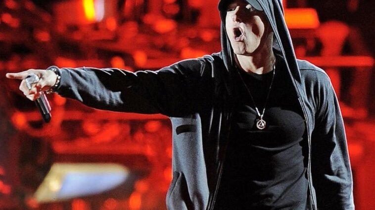 Eminem performing on April (cropped)