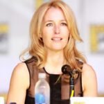 Gillian Anderson ()