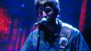 Noel Gallagher ()