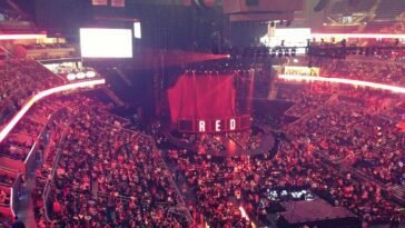 Red Tour Stage Orlando cut