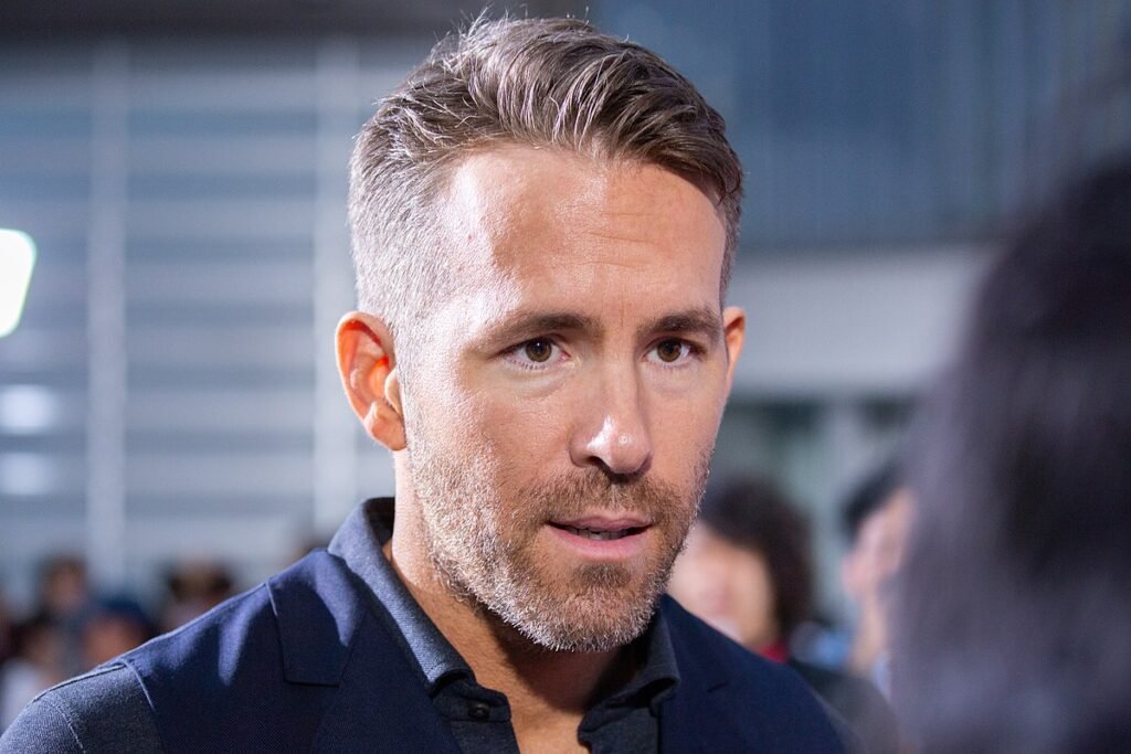 px Deadpool Japan Premiere Red Carpet Ryan Reynolds ()