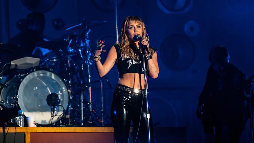 Miley Cyrus Primavera ()