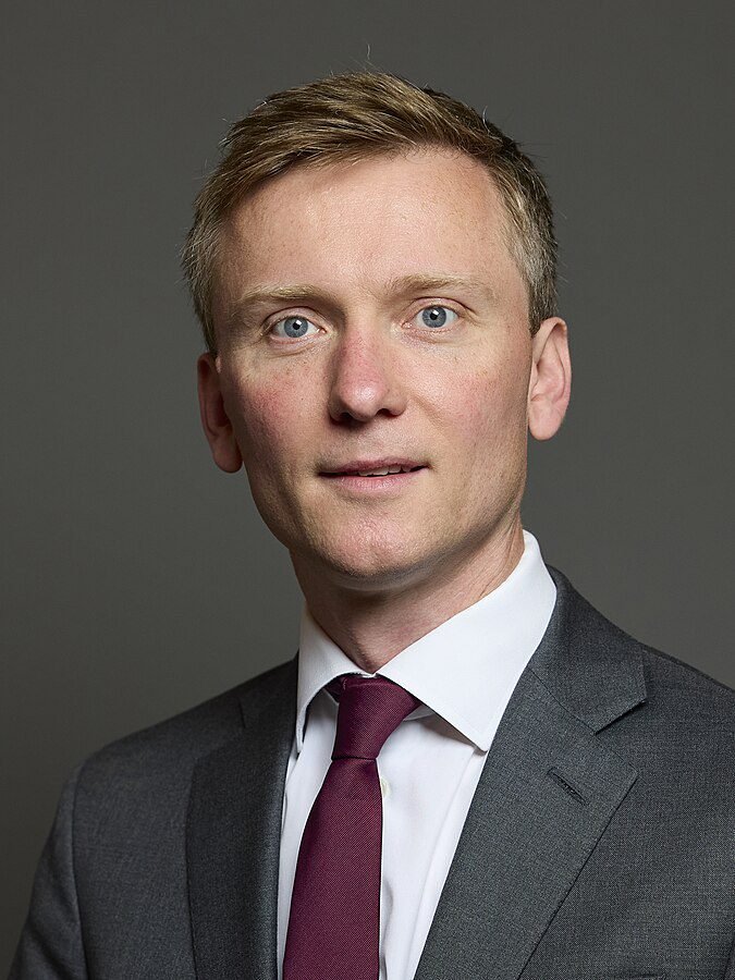 Official portrait of Torsten Bell MP crop