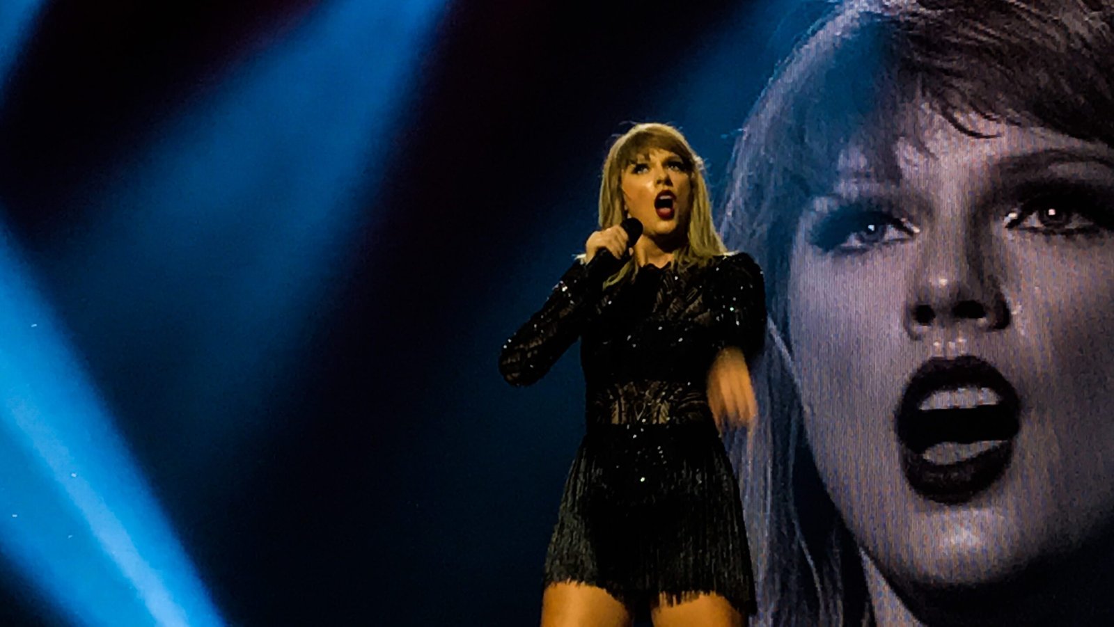 Taylor Swift NOW Super Saturday Night IMG edited ()