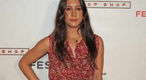 Vanessa Carlton Reflects on Longstanding Friendship with Julia Stiles: From High School to Hollywood Collaborations