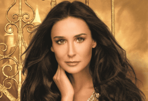 Emma Heming Willis Celebrates Demi Moore’s Golden Globe Victory with Heartfelt Tribute