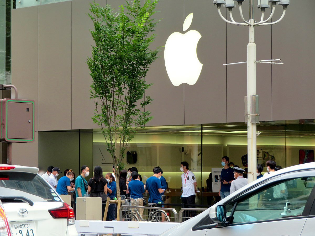 px Measures for Infection Prevention Covid in front of Apple Store Nagoya Sakae