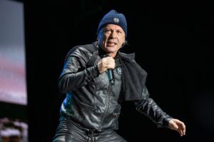 Bruce Dickinson Stands Firm: No Backing Tracks for Iron Maiden – “If It’s Not Real, It’s Not Maiden”