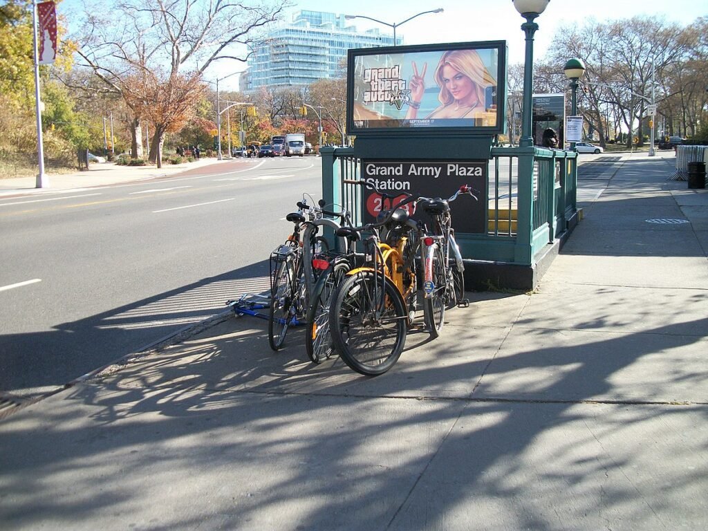 Grand Army Plaza IRT E Pkwy; Bike Racks