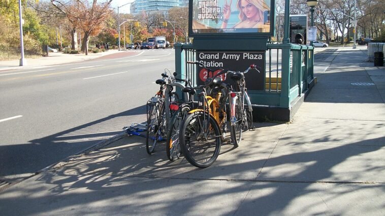 Grand Army Plaza IRT E Pkwy; Bike Racks