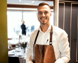 How the Right Apron Can Improve Efficiency and Branding in Restaurants