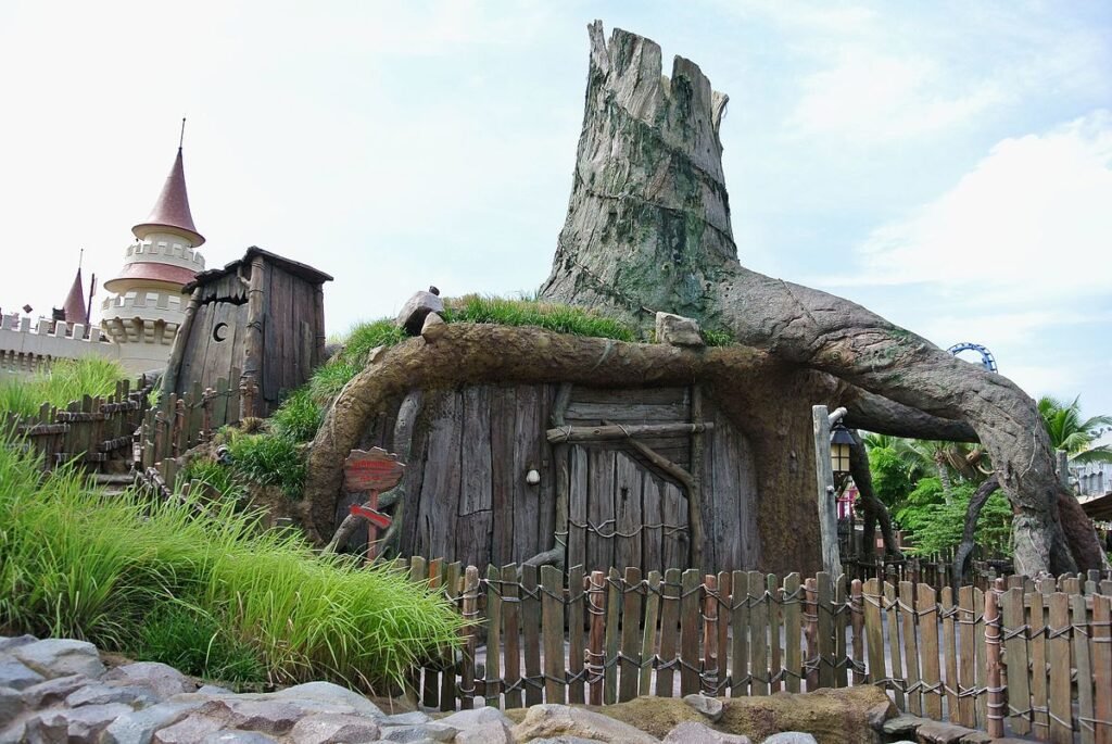 Shrek's hut ()