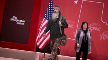 Phil & Kay Robertson ()