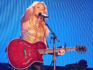 Shakira Celebrates 20 Years of “Hips Don’t Lie” – A Timeless Hit That Still Rules the Stage