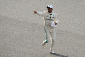 Lewis Hamilton Approves Brad Pitt and Damson Idris’ Driving Skills in Upcoming ‘F1’ Movi