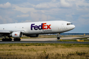 Frederick Smith, Founder of FedEx in the US, Passes Away – CEO Shares Emotional Message with Employees