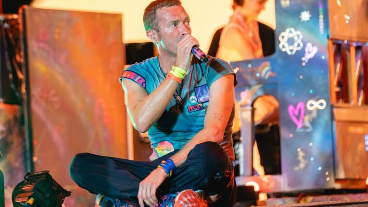 Coldplay Glasto () (CROPPED)