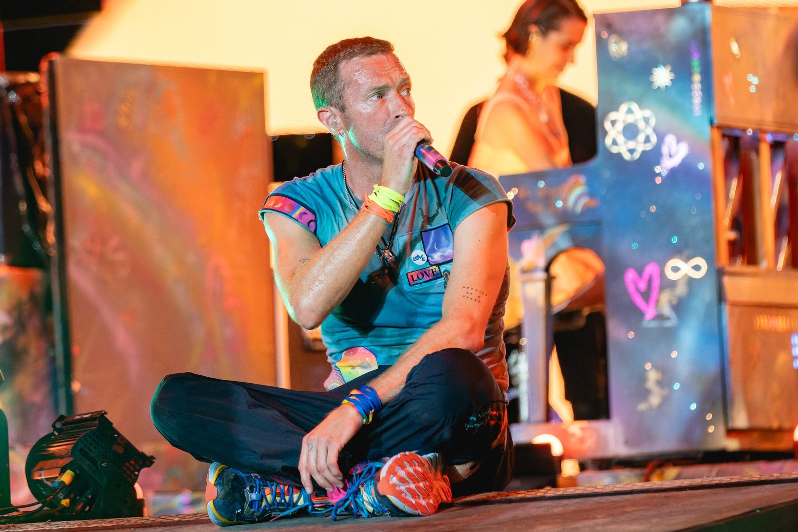 Coldplay Glasto () (CROPPED)